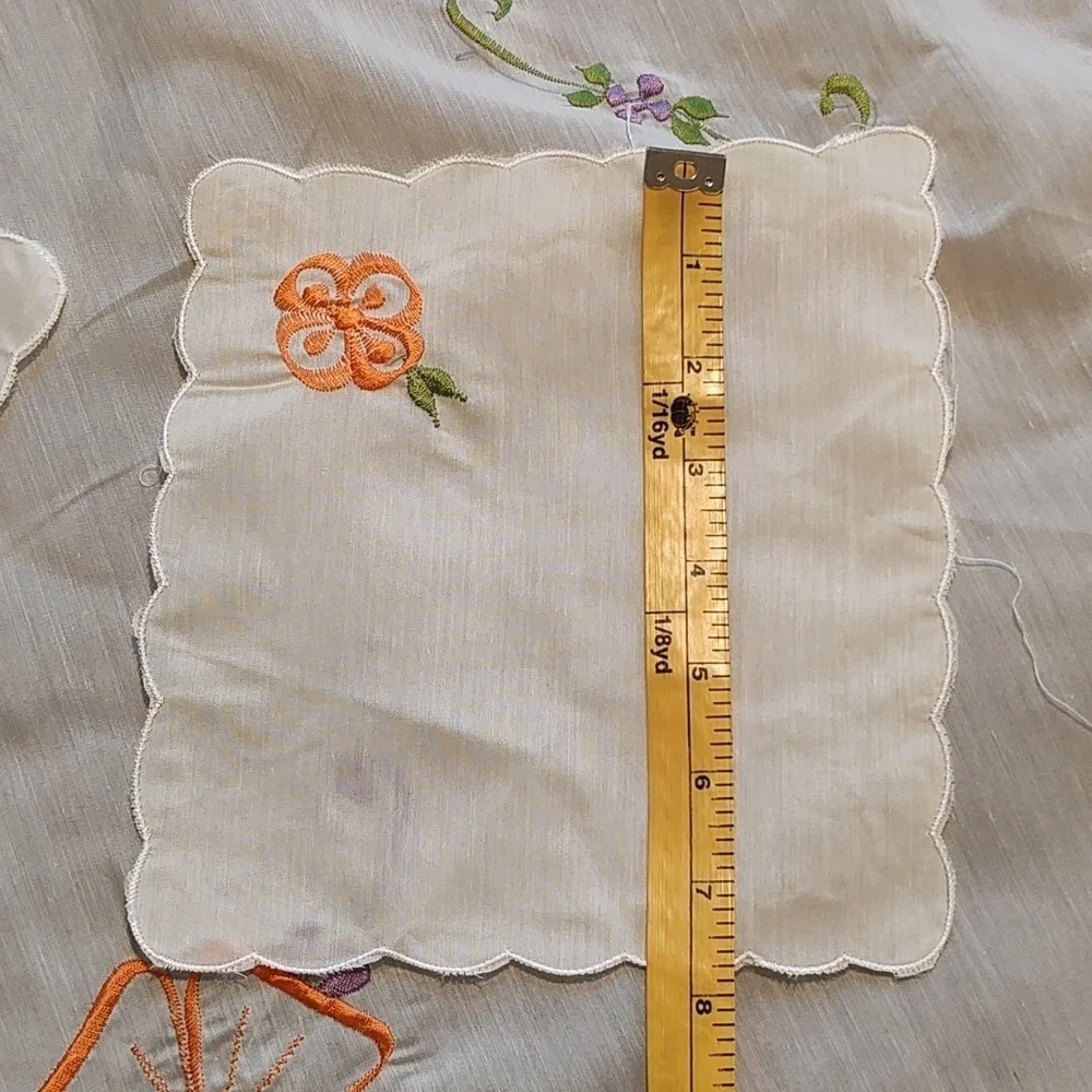 NEW Vintage HAND MADE Embroidered Tablecloth SET